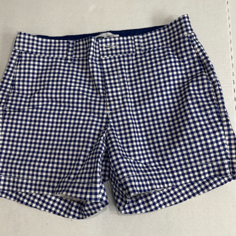 Old Navy Ladies Blue/white gingham size 8 shorts.UsedGoodCond. 5”inseam